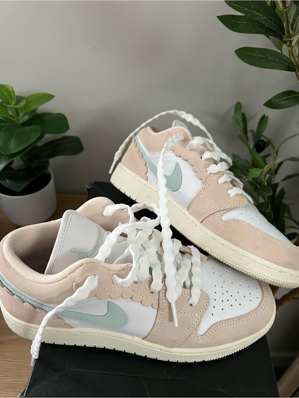 Air Jordan Women’s Low-Top Sneakers Guava Ice/Jade Ice White 6y